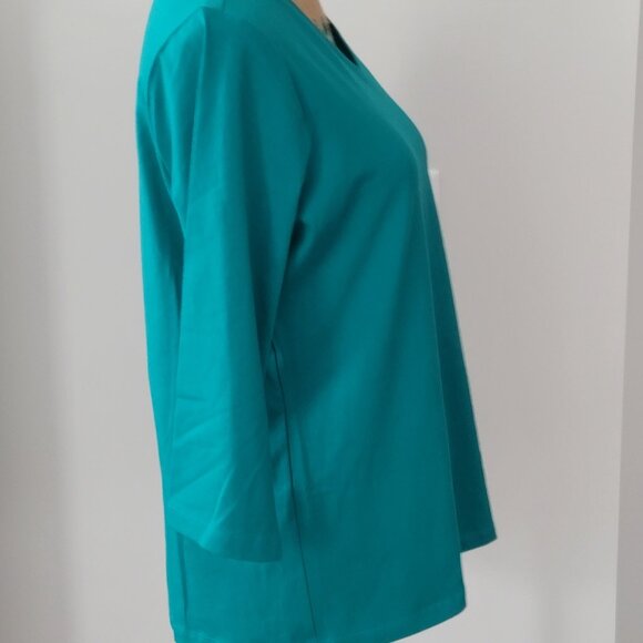 QVC D& CO  Green V-neck  3/4 Sleeve Shirt Small - Picture 3 of 12